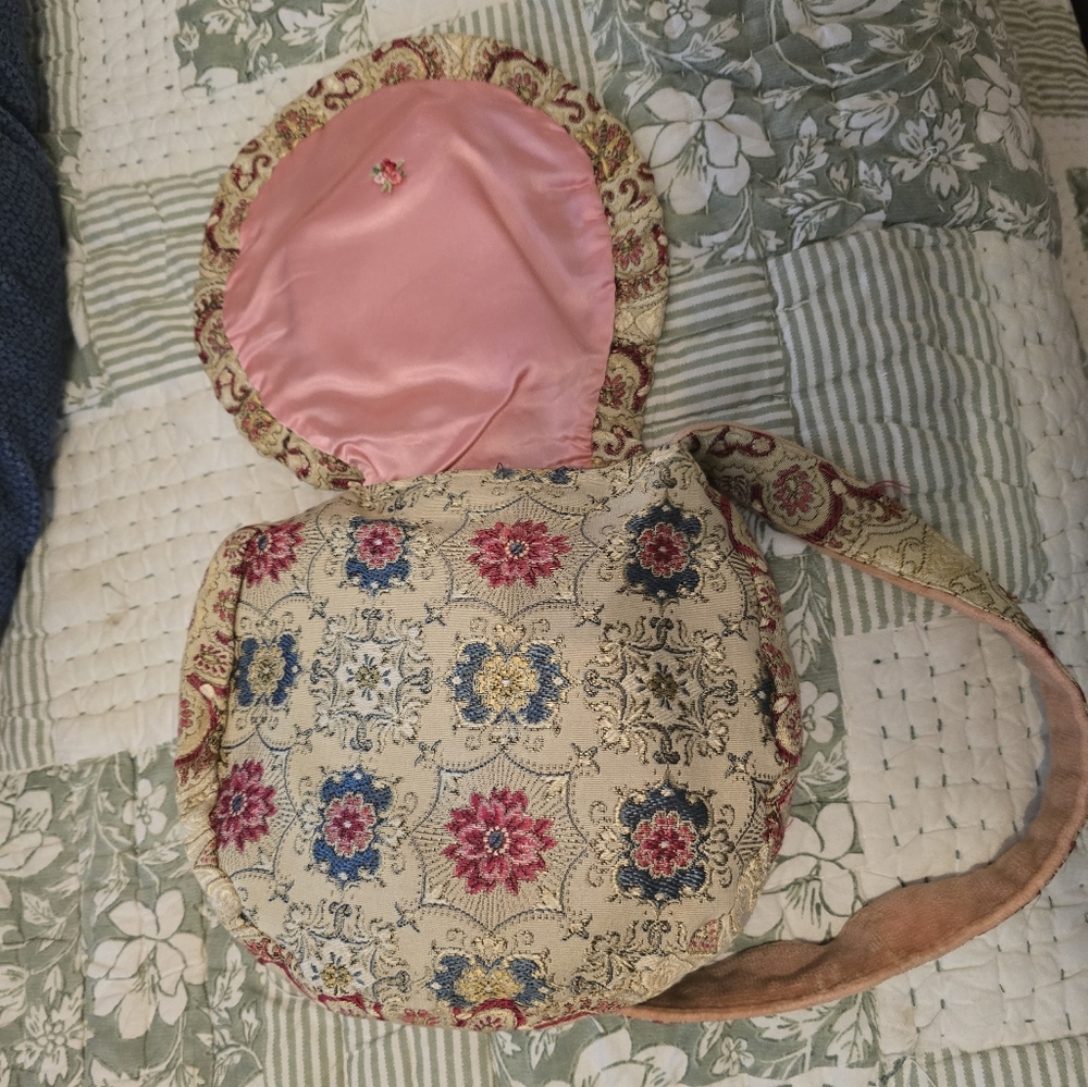 Vintage CLAMSHELL Floral Patterned Women's Bag